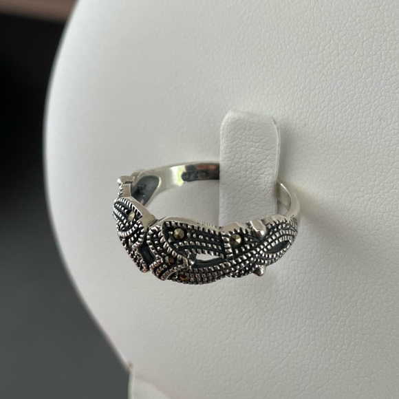 SOLD - Silver Marcasite Ring (925) - Picture 5 of 7